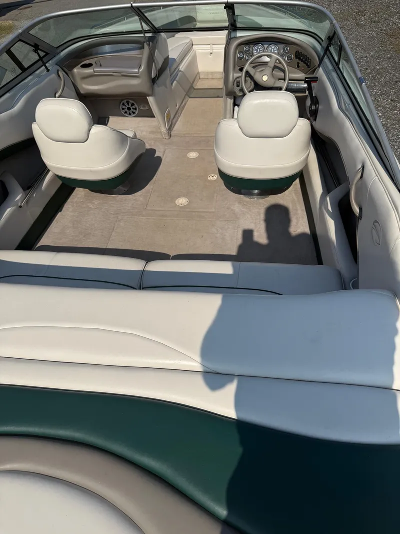 Slide: The Image of Crownline Boats 225 BR 1999 - 46