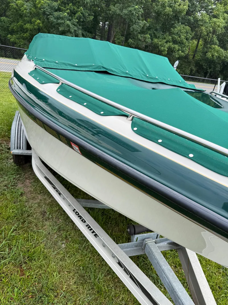 Slide: The Image of Crownline Boats 225 BR 1999 - 52