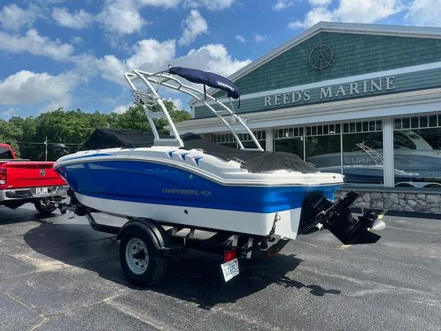 Slide: The Image of 2018 Chaparral 19 H2O Ski & Fish boat at Reed's Marine dealership. - 24