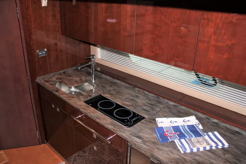 Slide: The Image of Sea Ray 450 Sundancer 2012 - 57