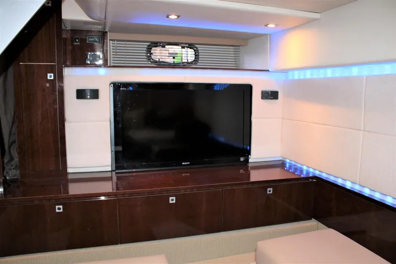 Slide: The Image of Sea Ray 450 Sundancer 2012 - 69
