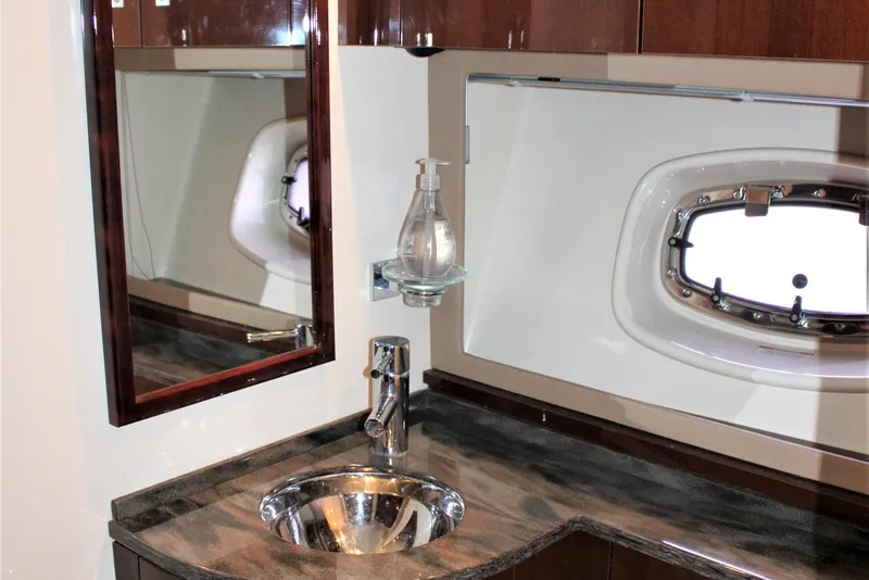 Slide: The Image of Sea Ray 450 Sundancer 2012 - 75