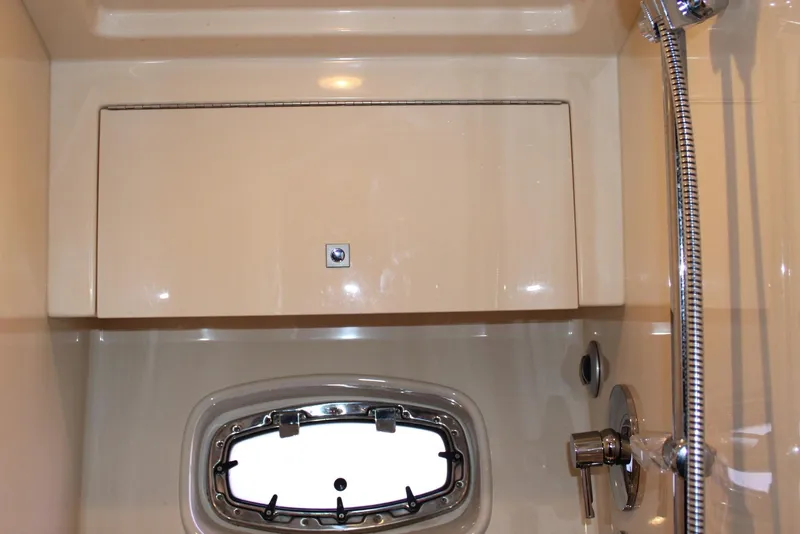 Slide: The Image of Sea Ray 450 Sundancer 2012 - 77