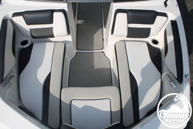 Slide: The Image of Yamaha 195 2022 - 6