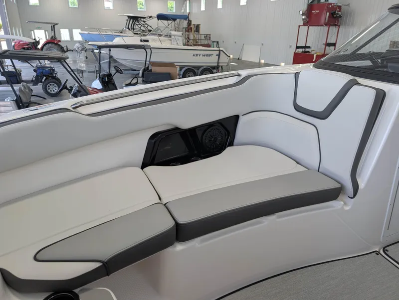 Slide: The Image of Yamaha AR250 2025 - 15