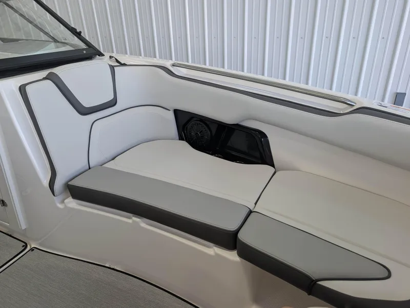 Slide: The Image of Yamaha AR250 2025 - 16