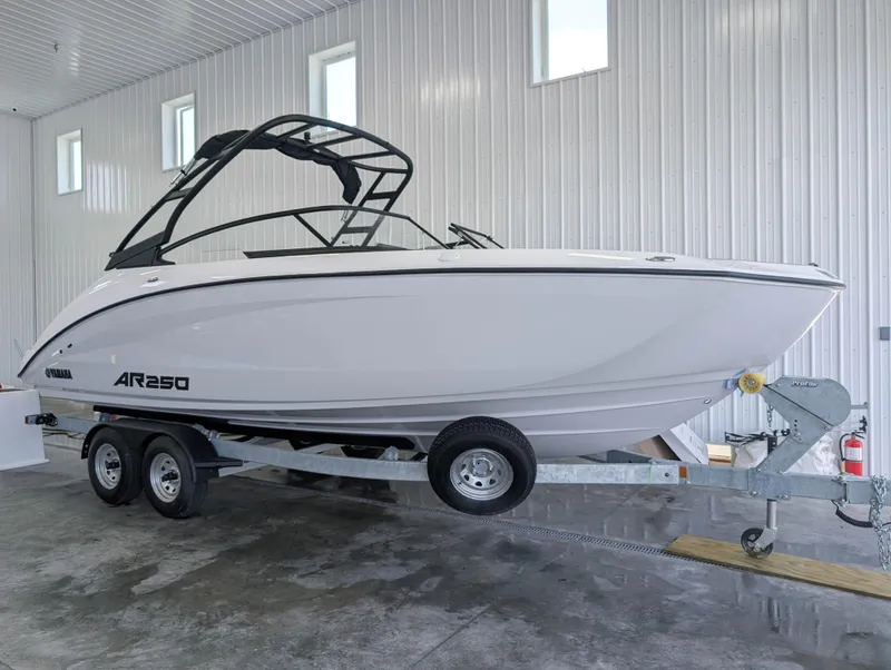 Slide: The Image of Yamaha AR250 2025 - 2