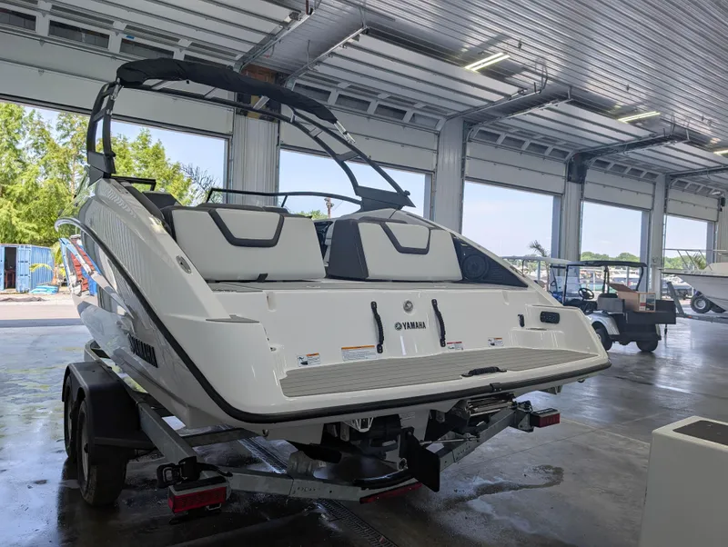 Slide: The Image of Yamaha AR250 2025 - 5