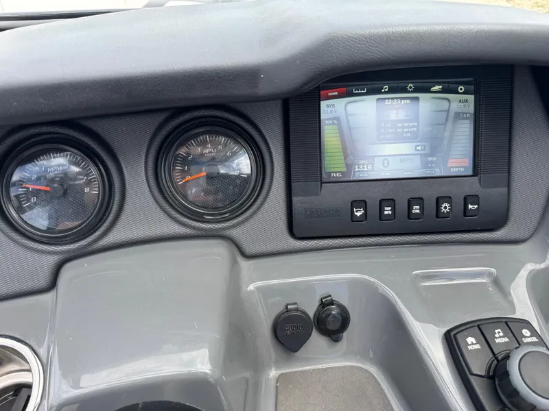 Slide: The Image of Yamaha AR240 HO 2015 - 7