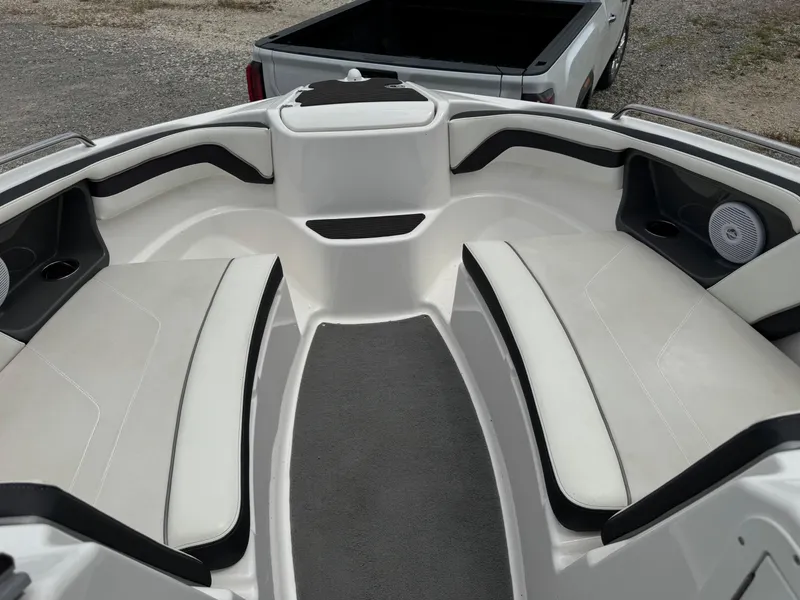 Slide: The Image of Yamaha AR240 HO 2015 - 9