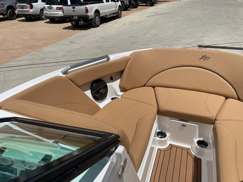 Slide: The Image of MasterCraft XT22 2020 - 10