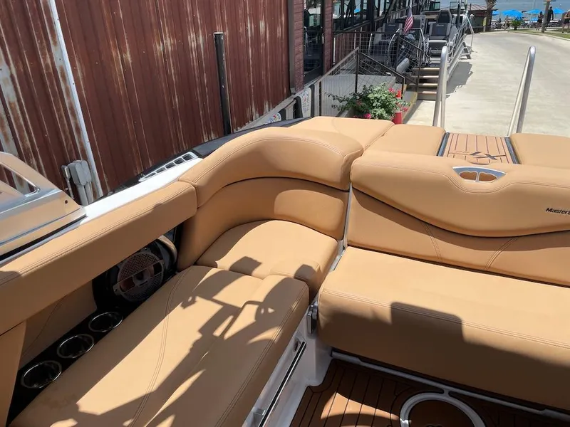 Slide: The Image of MasterCraft XT22 2020 - 16