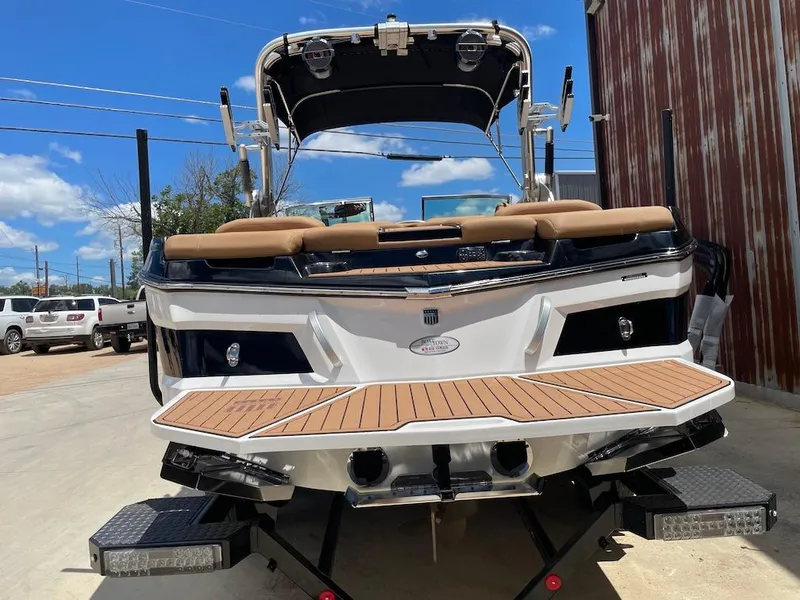 Slide: The Image of MasterCraft XT22 2020 - 3