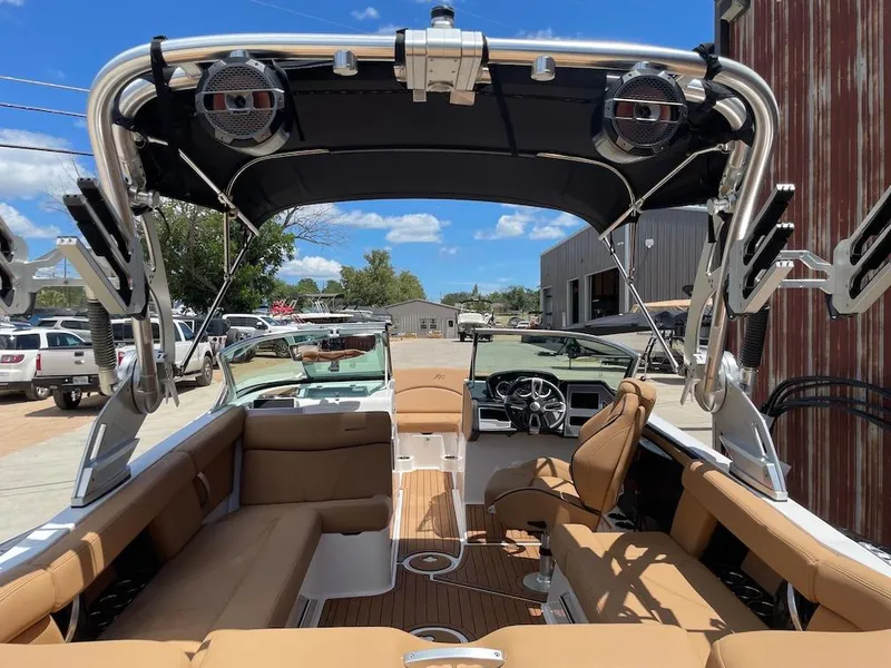 Slide: The Image of MasterCraft XT22 2020 - 5