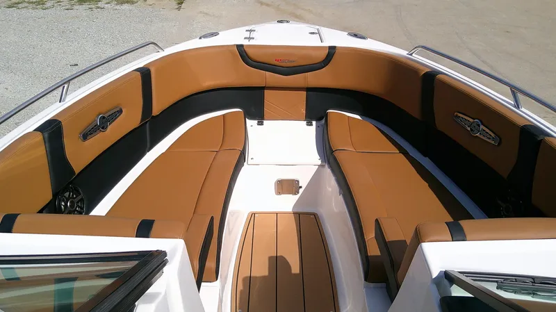 Slide: The Image of Chaparral 30 Surf 2026 - 14