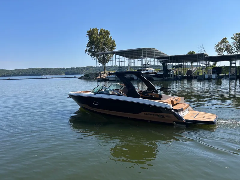 Slide: The Image of Chaparral 30 Surf 2026 - 19