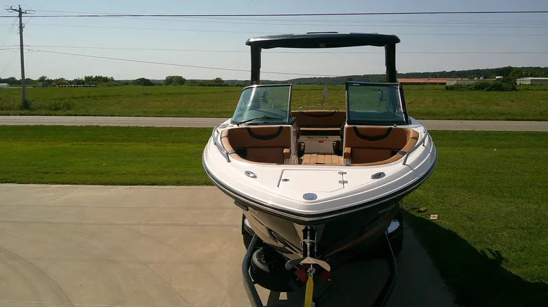 Slide: The Image of Chaparral 30 Surf 2026 - 3