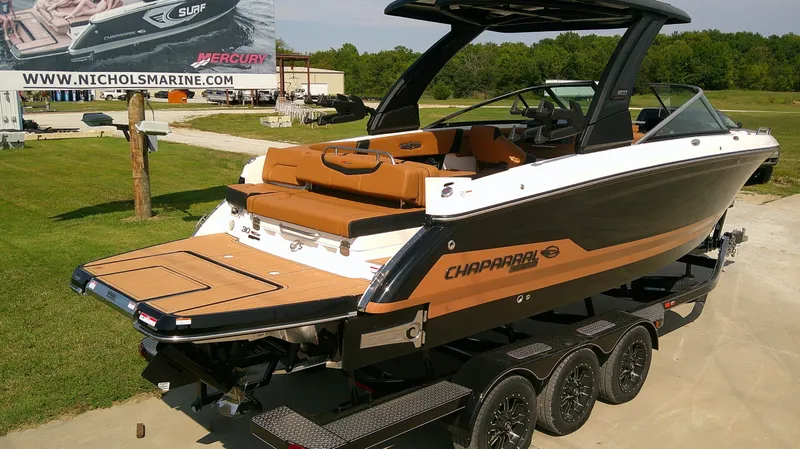 Slide: The Image of Chaparral 30 Surf 2026 - 4