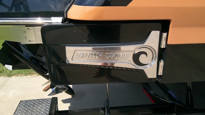 Slide: The Image of Chaparral 30 Surf 2026 - 5