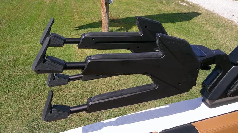 Slide: The Image of Chaparral 30 Surf 2026 - 8