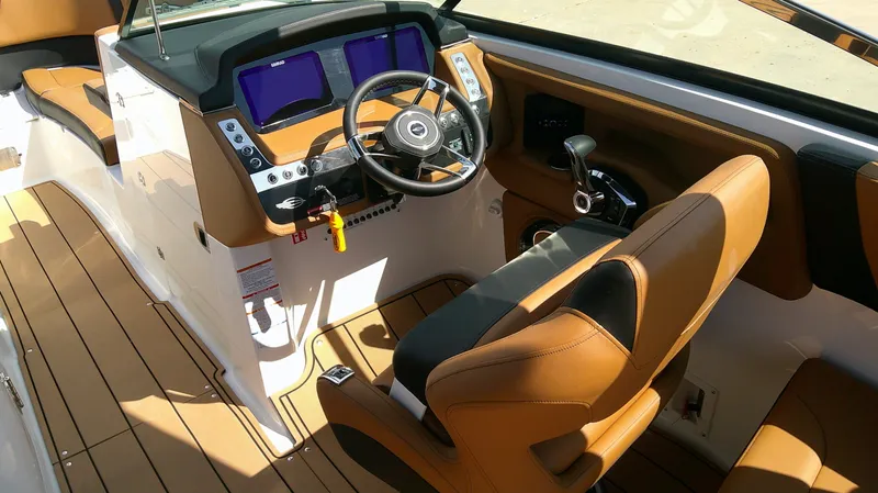 Slide: The Image of Chaparral 30 Surf 2026 - 9