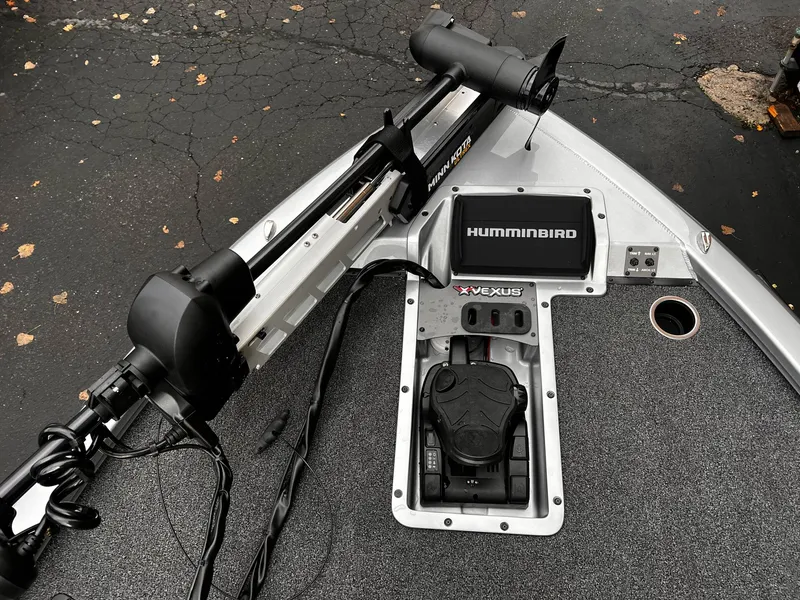 Slide: The Image of 2024 Vexus AVX1880 boat with Humminbird electronics and Minn Kota trolling motor. - 11