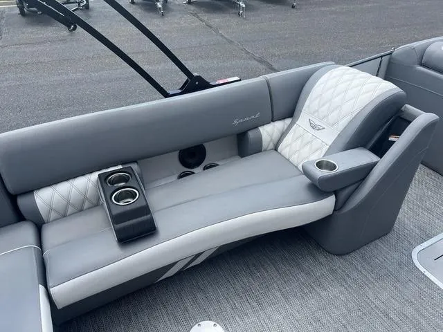 Slide: The Image of Bennington 23 RXSB Performance Tri-Toon Pontoon 2024 - 23