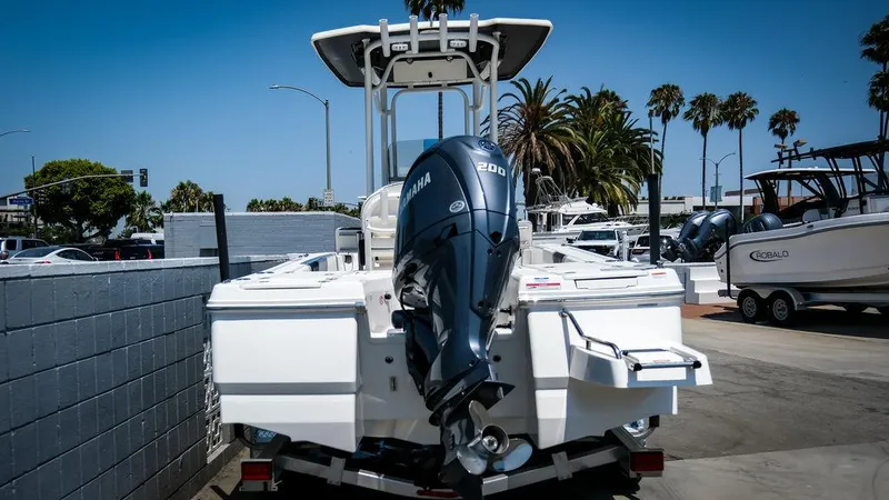 Slide: The Image of Robalo 226 Cayman 2024 - 7