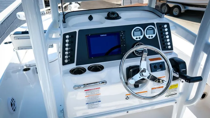 Slide: The Image of Robalo 226 Cayman 2024 - 8