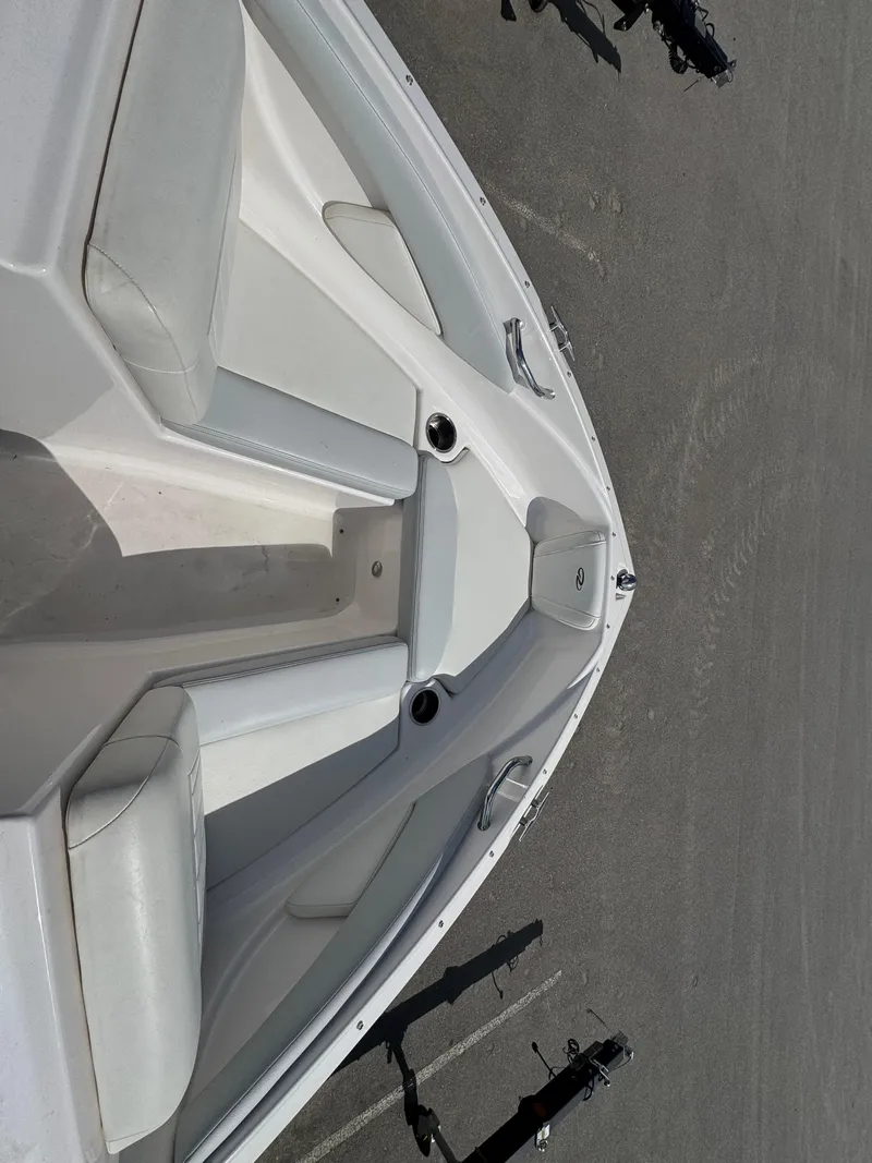 Slide: The Image of Regal 1900 ES Bowrider 2013 - 10