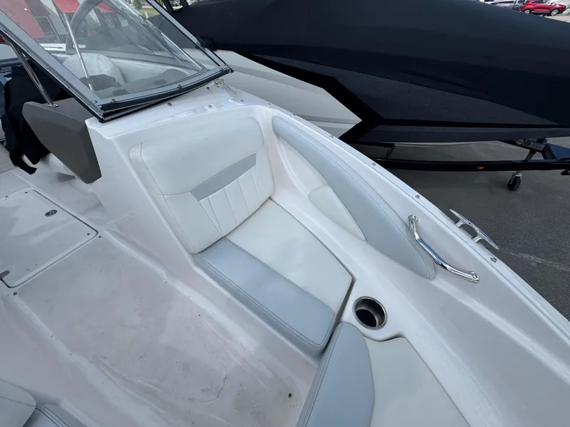 Slide: The Image of Regal 1900 ES Bowrider 2013 - 11