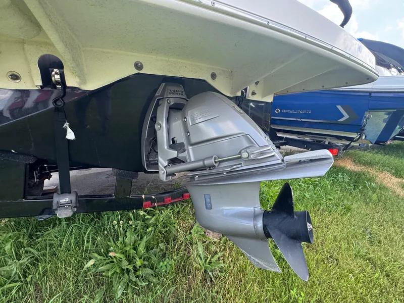 Slide: The Image of Regal 1900 ES Bowrider 2013 - 2