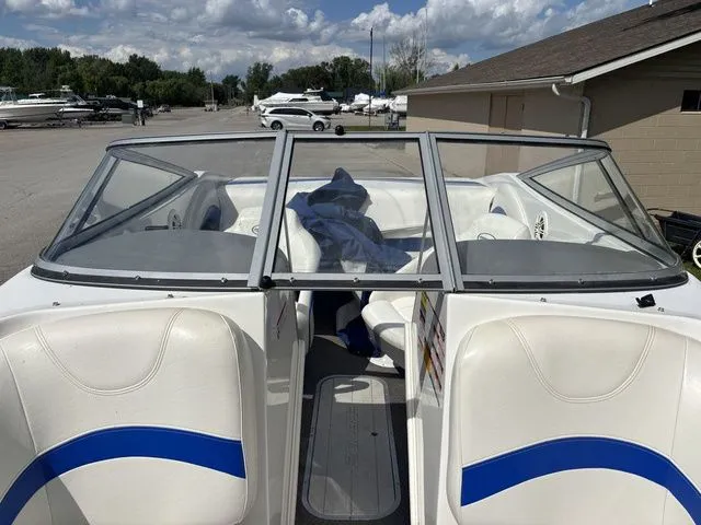 Slide: The Image of Ebbtide 192 SE BOWRIDER 2012 - 17