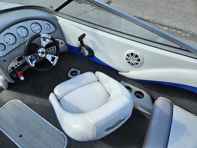 Slide: The Image of Ebbtide 192 SE BOWRIDER 2012 - 3