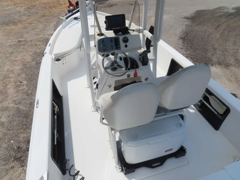 Slide: The Image of Blue Wave 2300SL 2018 - 10