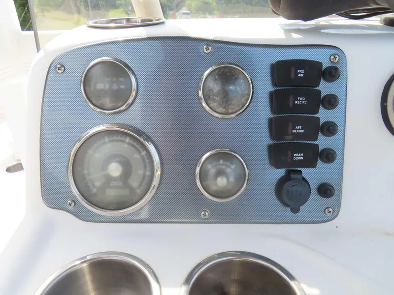 Slide: The Image of Blue Wave 2300SL 2018 - 16