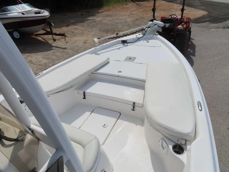 Slide: The Image of Blue Wave 2300SL 2018 - 20