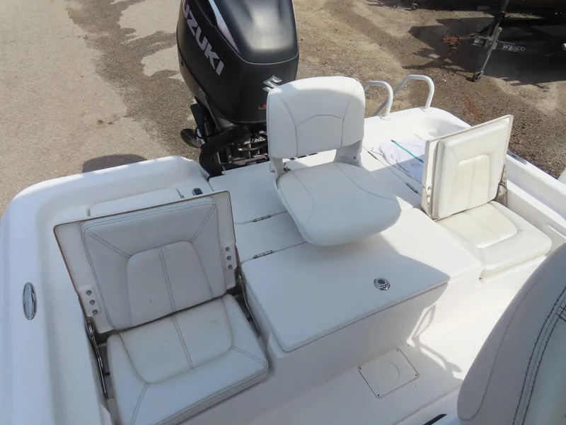 Slide: The Image of Blue Wave 2300SL 2018 - 26