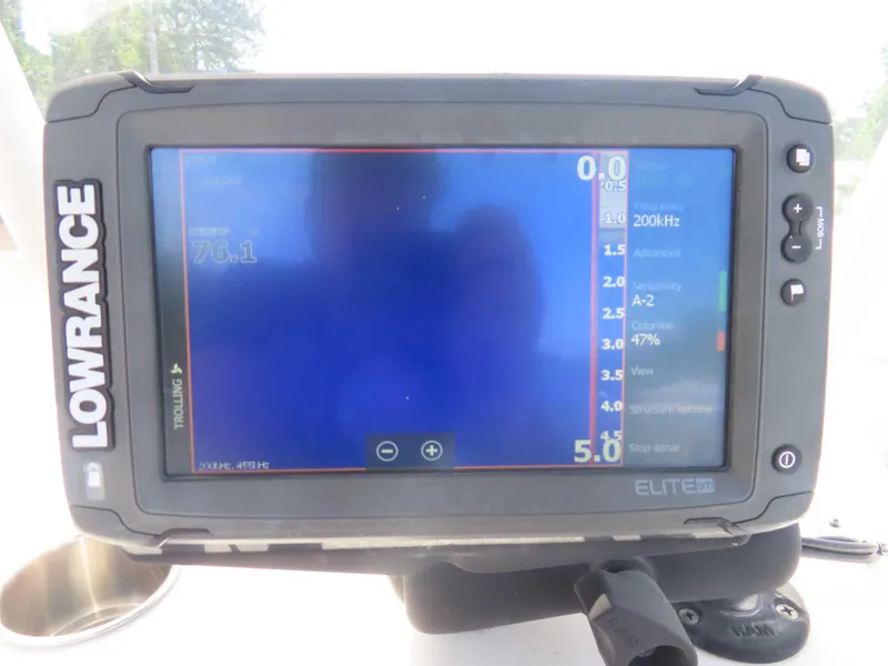 Slide: The Image of Blue Wave 2300SL 2018 - 28