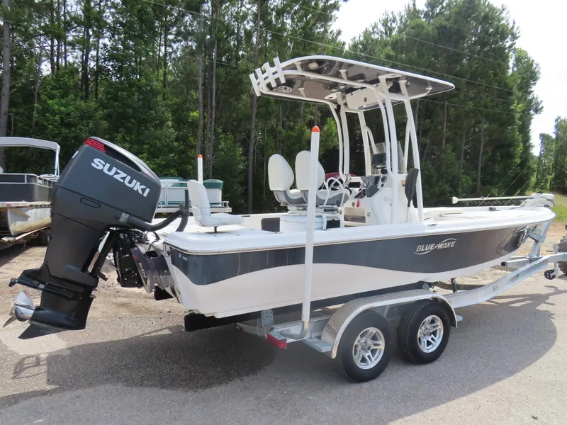 Slide: The Image of Blue Wave 2300SL 2018 - 3