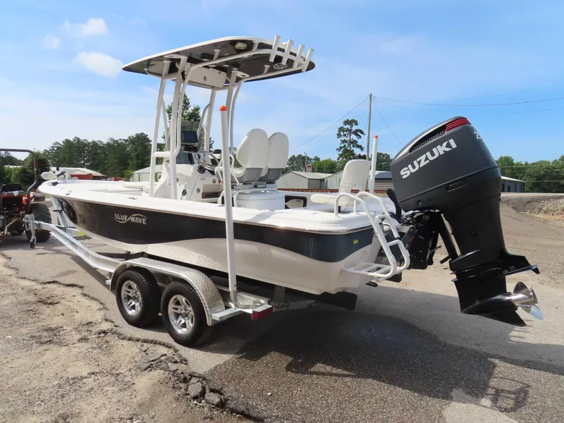 Slide: The Image of Blue Wave 2300SL 2018 - 5