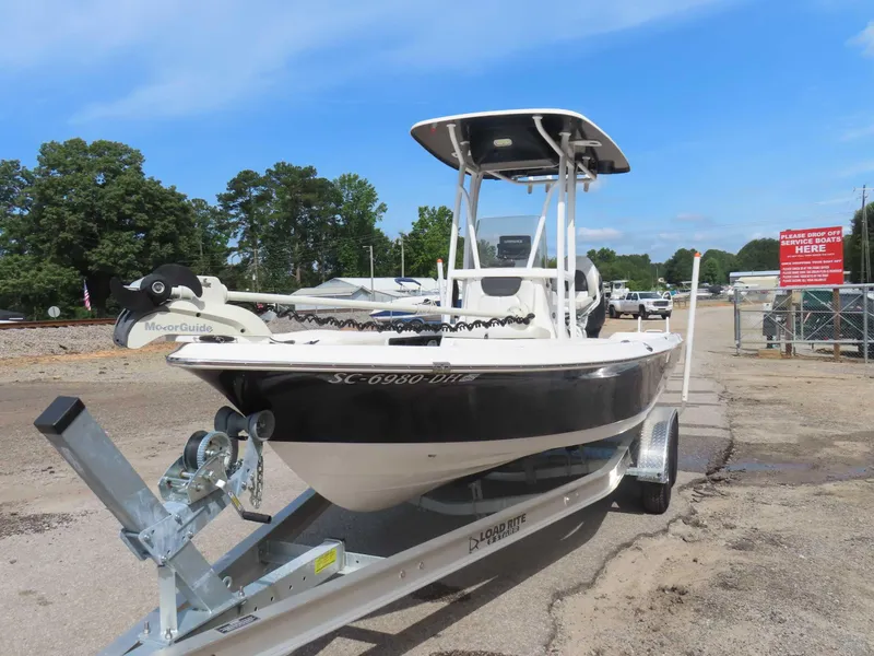 Slide: The Image of Blue Wave 2300SL 2018 - 8