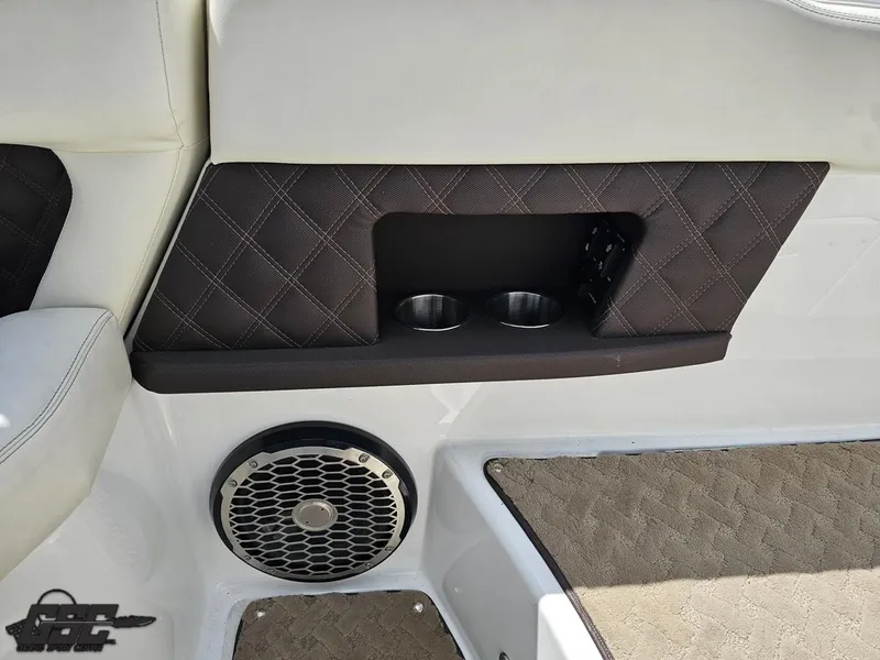 Slide: The Image of Cobalt A28 2015 - 85