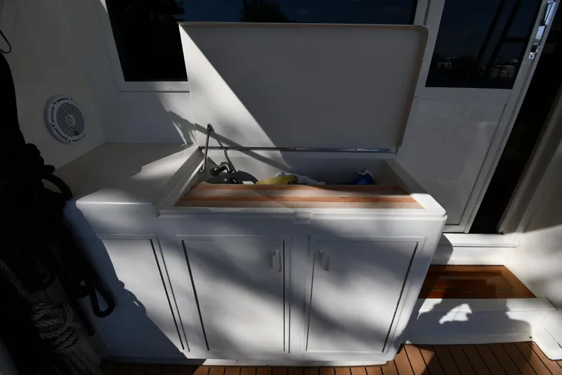 Slide: The Image of Viking 48 Convertible 1988 - 17