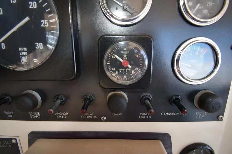 Slide: The Image of Viking 48 Convertible 1988 - 25