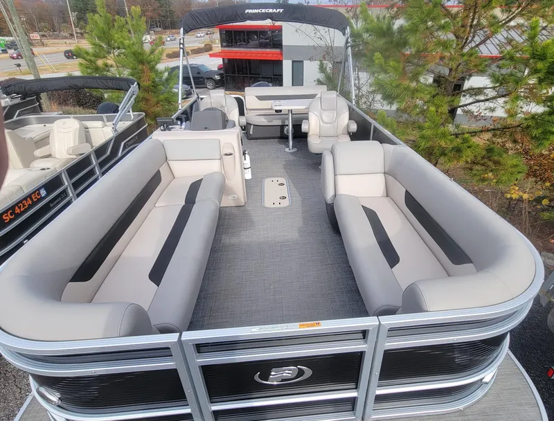 Slide: The Image of Princecraft Vectra 23 2023 - 11