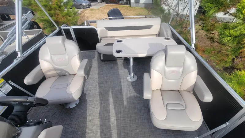 Slide: The Image of Princecraft Vectra 23 2023 - 12