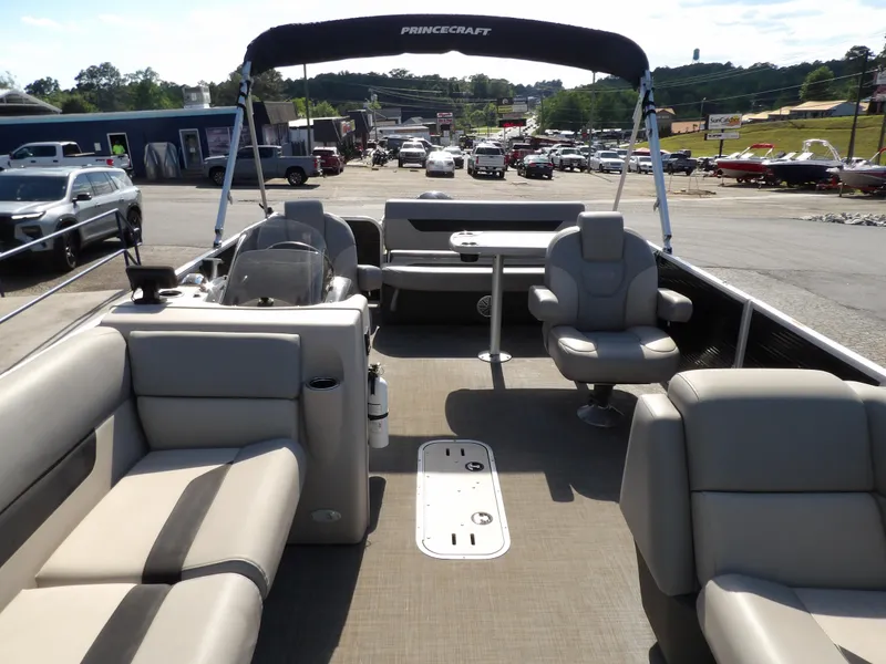 Slide: The Image of Princecraft Vectra 23 2023 - 17