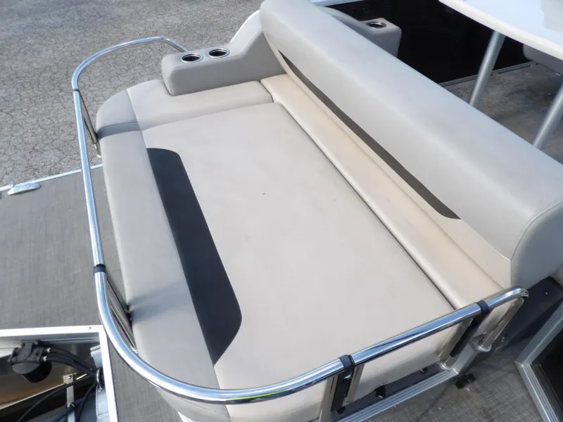 Slide: The Image of Princecraft Vectra 23 2023 - 8