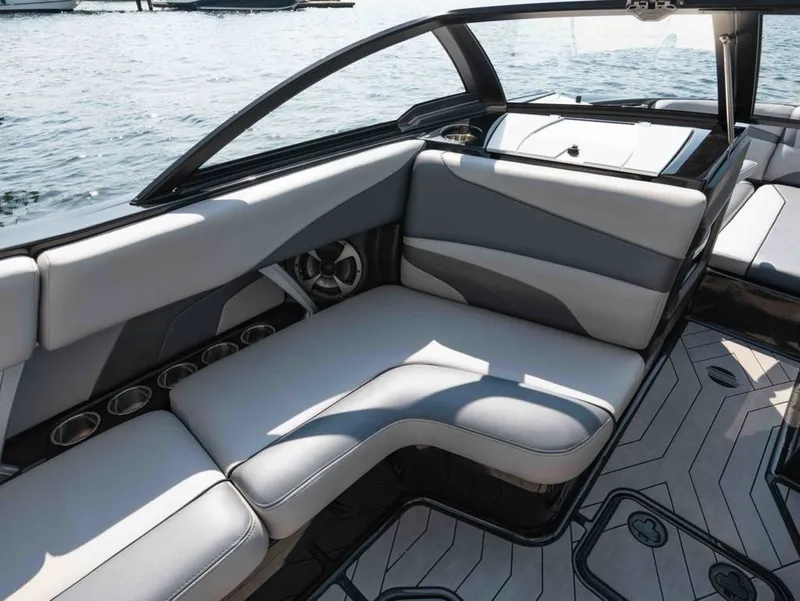 Slide: The Image of Malibu Wakesetter 24 MXZ 2017 - 12